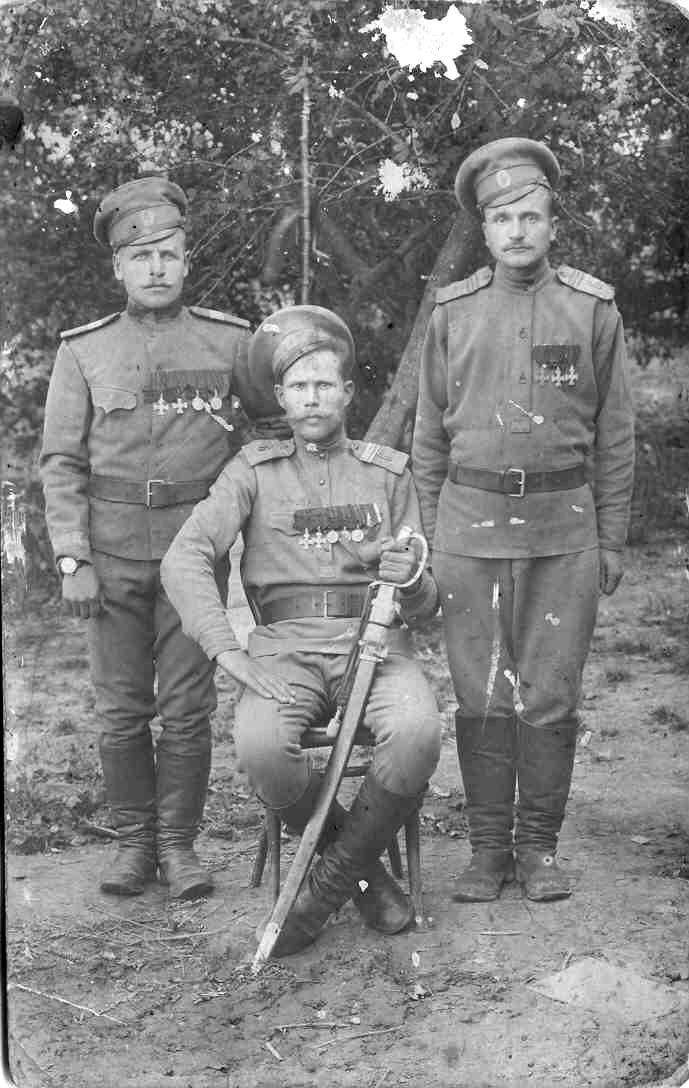 Офицеры 6. Август 1916 г. Кавалери белого Арла 1916г. Иосиф Гилëв был на войне. Богутский офицер 6 а.
